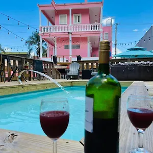 Inn Libertad, Lares